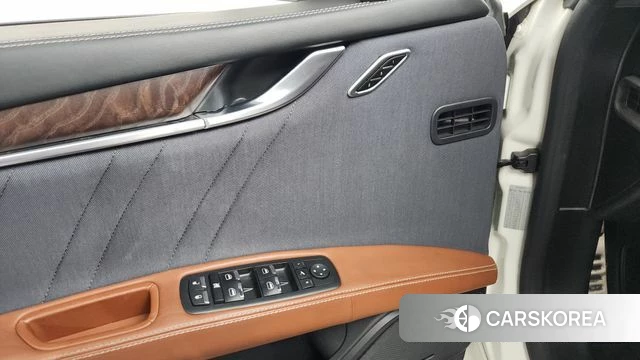 Maserati Ghibli id 4203882 из Кореи 19