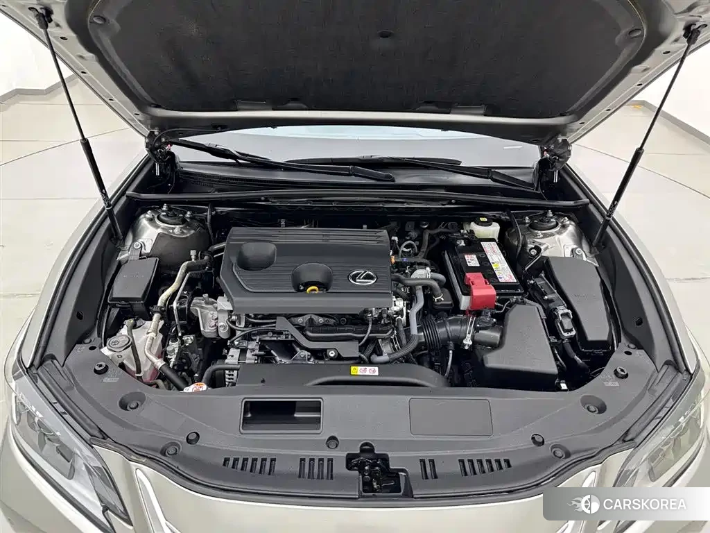 Lexus ES id 4649407 из Китая 19