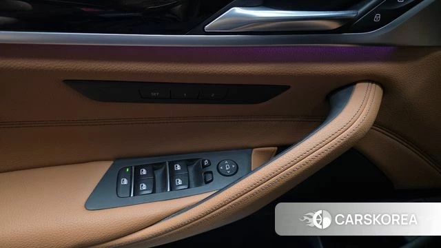 BMW 5 Series (G30) id 4471112 из Кореи 19