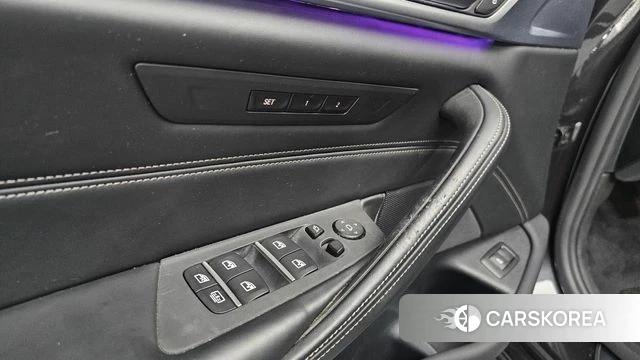 BMW 5 Series (G30) id 4856550 из Кореи 19