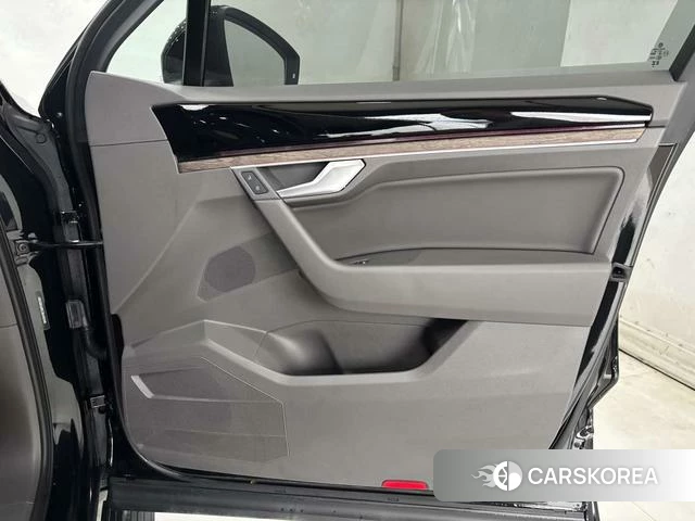 Volkswagen Touareg id 4394047 из Китая 19