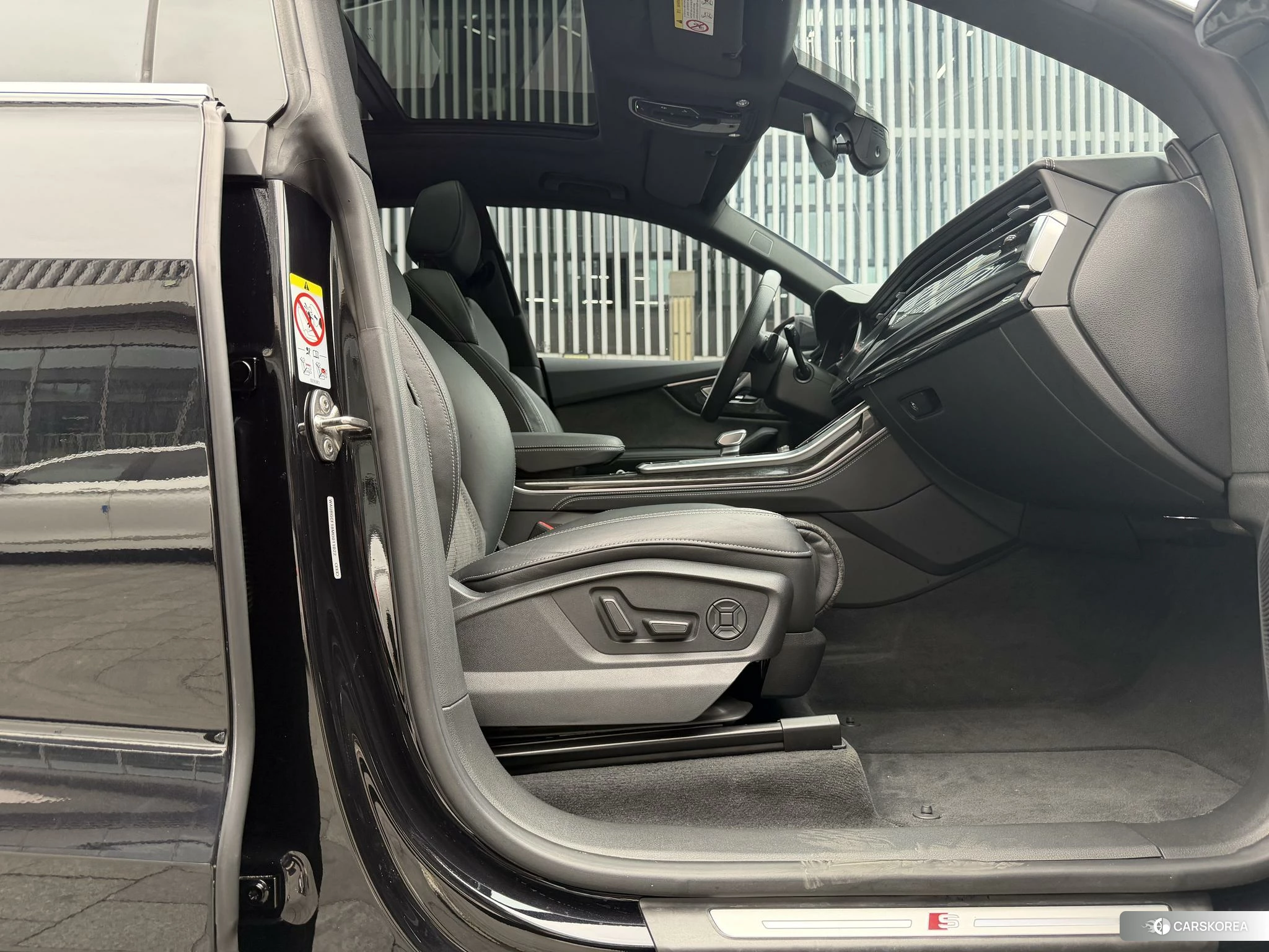 Audi Q8 id 4467911 из Китая 19