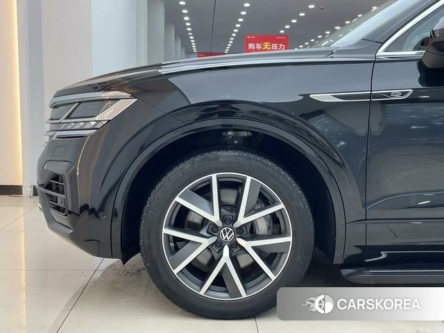 Volkswagen Touareg id 4258632 из Китая 19
