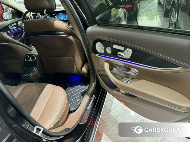 Mercedes-Benz E-class id 4365669 из Китая 19