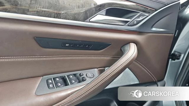 BMW 5 Series (G30) id 4325641 из Кореи 19