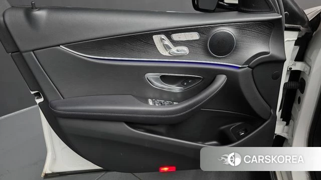 Mercedes-Benz E-Class W213 id 4430078 из Кореи 19