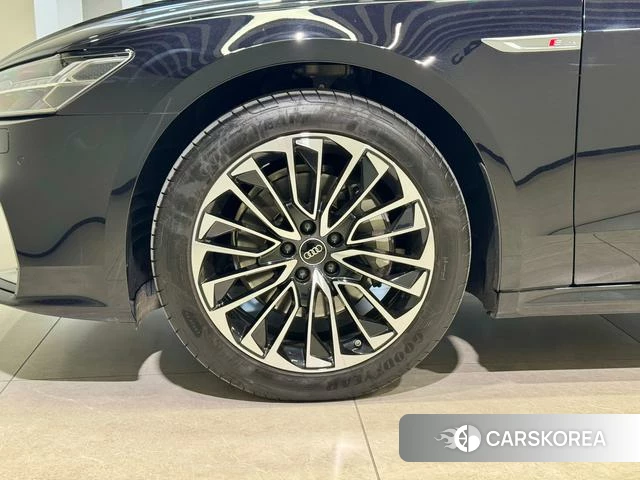 Audi A7L id 3849801 из Китая 19