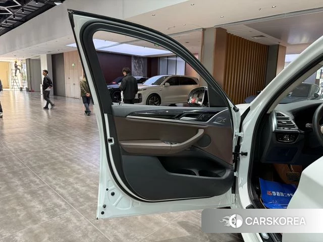 BMW X3 id 4299570 из Китая 19