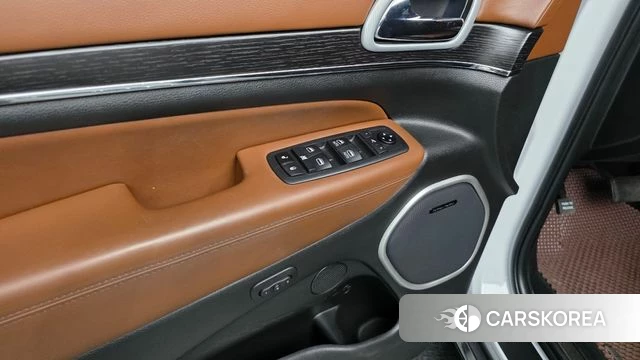 Jeep Grand Cherokee id 4698144 из Кореи 19