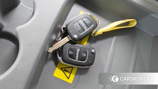 Hyundai The New Grand Starex id 4187493 из Кореи 19