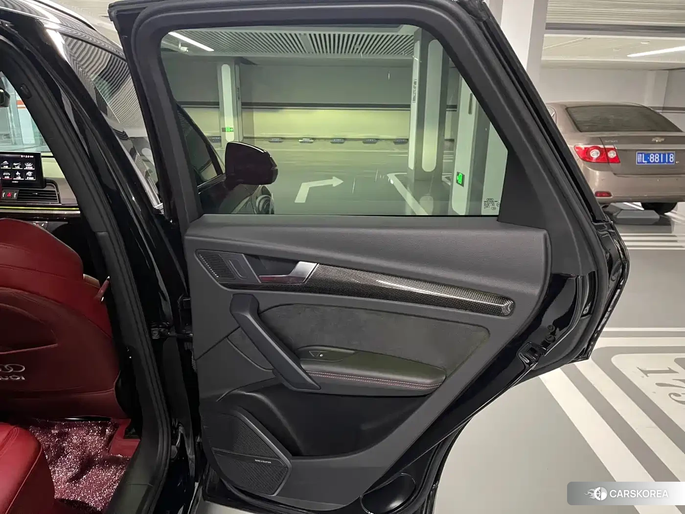 Audi SQ5 id 4559835 из Китая 19