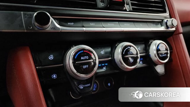 Genesis The New G70 id 4206624 из Кореи 19