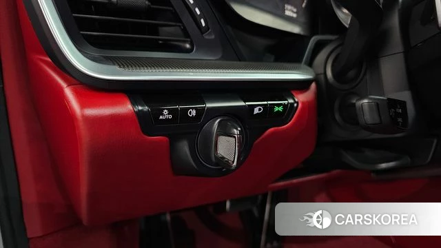 Porsche 911(992) id 4429697 из Кореи 19