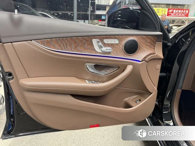 Mercedes-Benz E-class id 4278748 из Китая 19