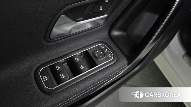 Mercedes-Benz A-Class W177 id 4224539 из Кореи 19