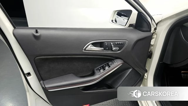 Mercedes-Benz A-Class W176 id 4345814 из Кореи 19