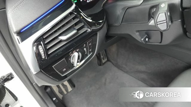 BMW 5 Series (G30) id 4675816 из Кореи 19