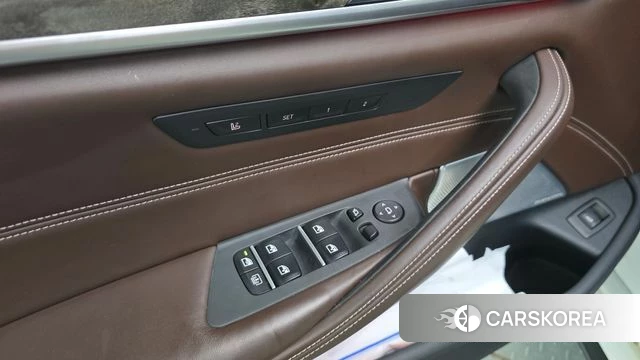 BMW 5 Series (G30) id 4557929 из Кореи 19