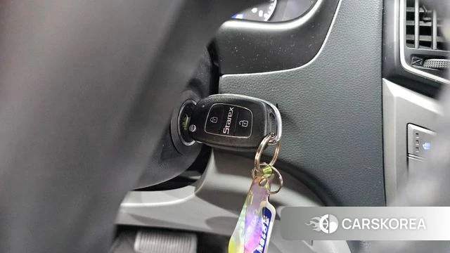 Hyundai The New Grand Starex id 4580842 из Кореи 19