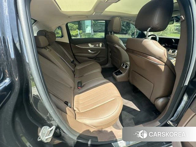 Mercedes-Benz E-class id 4257962 из Китая 19