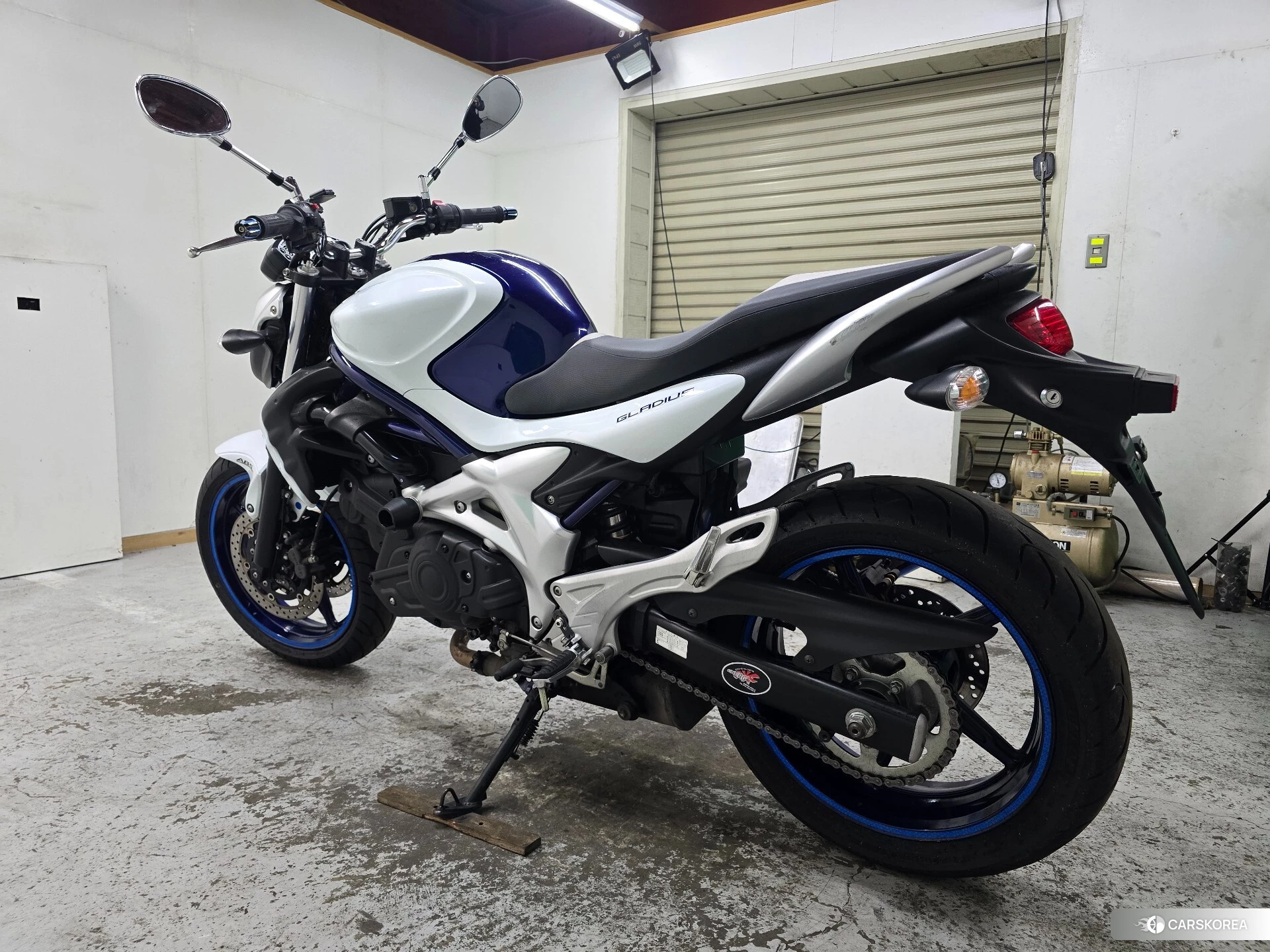 Suzuki GLADIUS 400 ABS id 4192832 из Японии 19