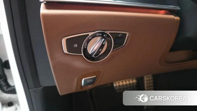 Mercedes-Benz E-Class W213 id 4596378 из Кореи 19