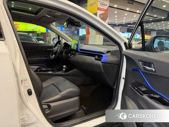 Toyota C-HR id 4209211 из Китая 19