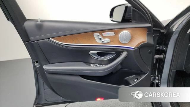Mercedes-Benz E-Class W213 id 4605396 из Кореи 19