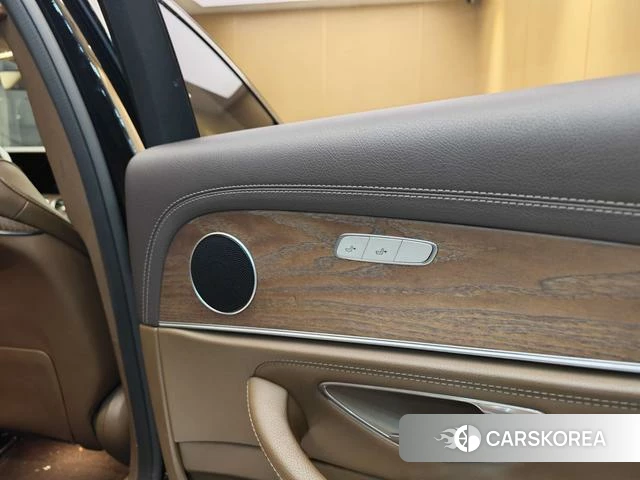 Mercedes-Benz E-class id 4277166 из Китая 19