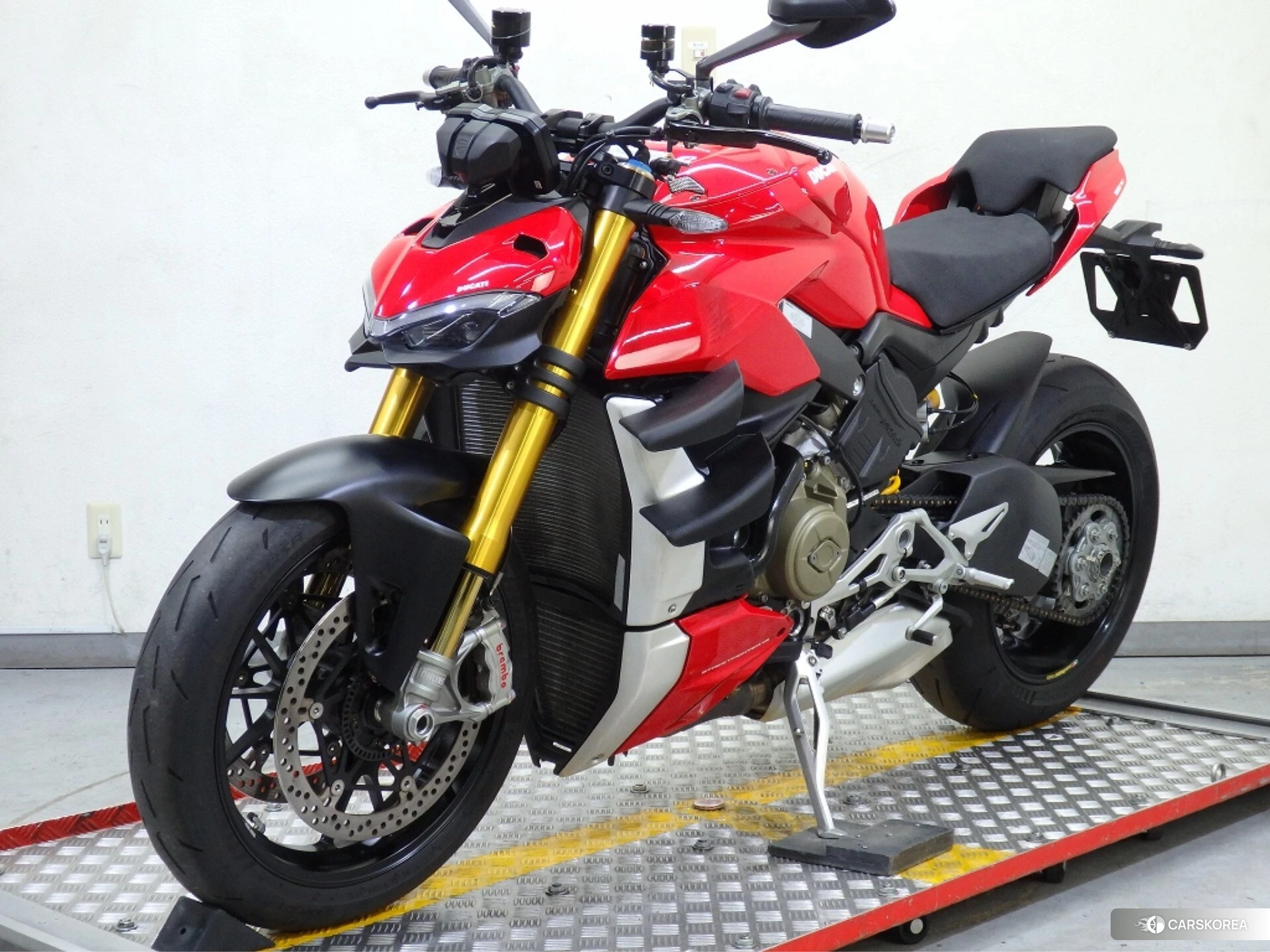 Ducati STREETFIGHTER V4 S id 4374400 из Японии 19
