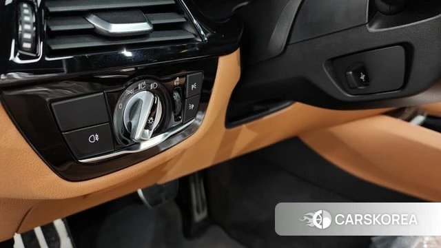 BMW 5 Series (G30) id 4917787 из Кореи 19