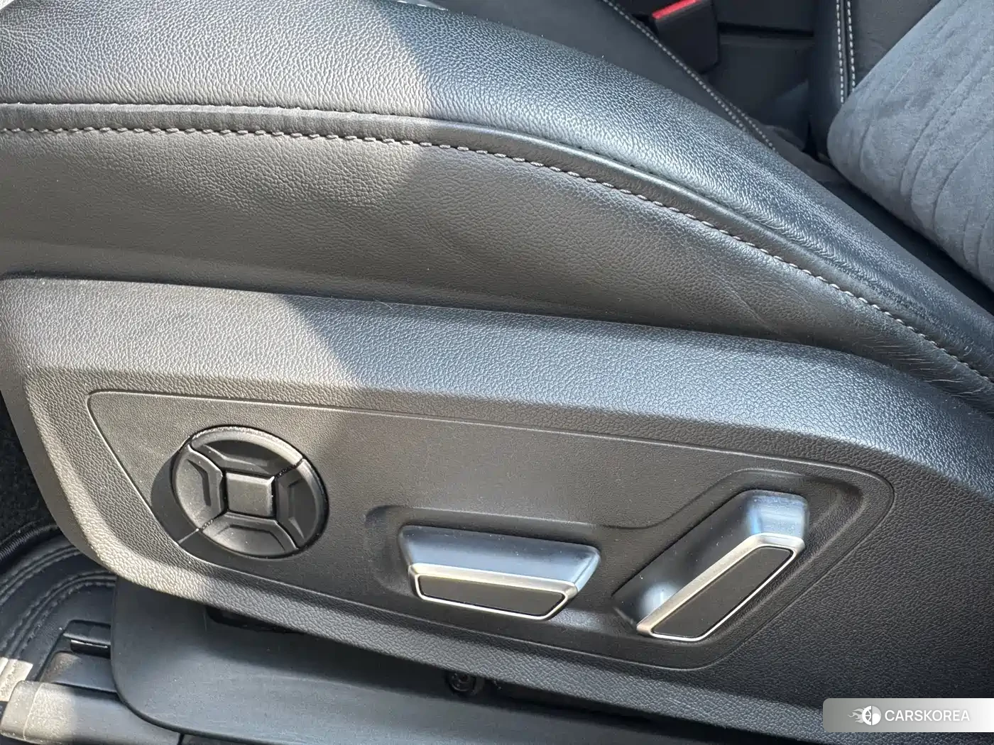 Audi A6L id 4576373 из Китая 19