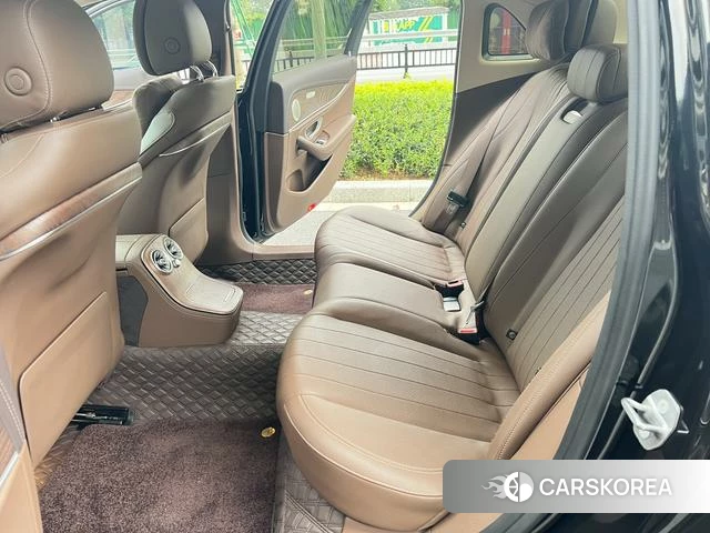 Mercedes-Benz E-class id 4263652 из Китая 19