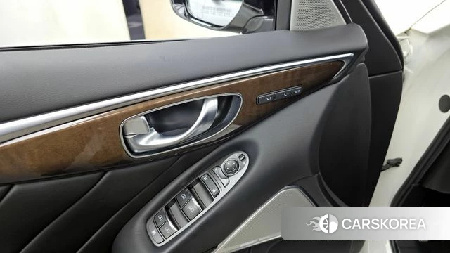 Infiniti Q50 id 4397872 из Кореи 19