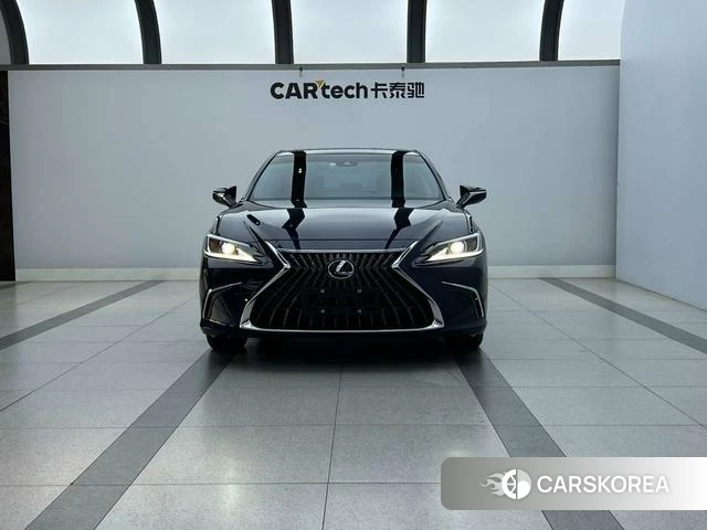Lexus ES id 4353643 из Китая 19