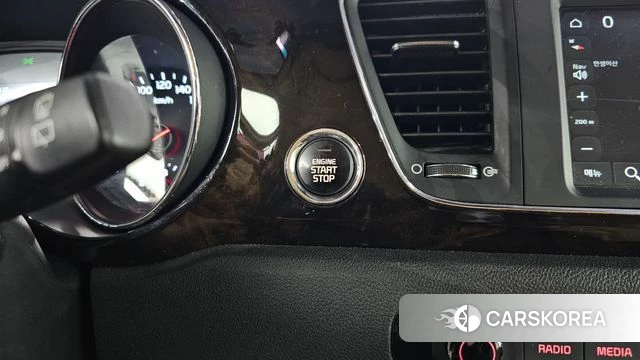 Kia The New Carnival id 4746781 из Кореи 19