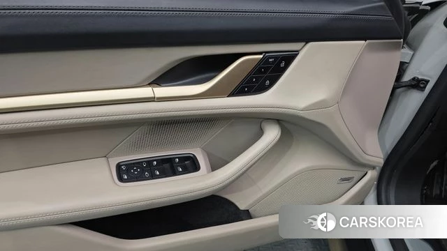 Porsche Taycan id 4201087 из Кореи 19