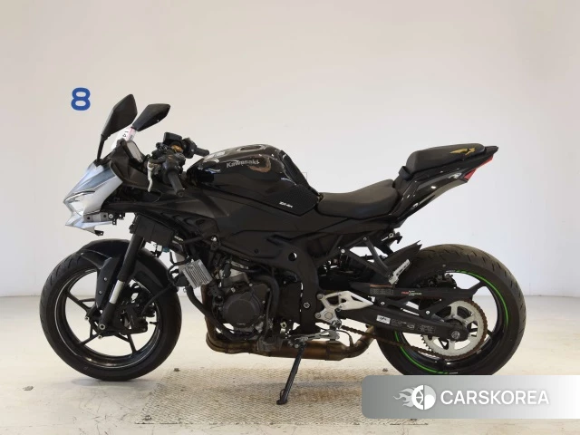 Kawasaki ZX-4R SE id 3949356 из Японии 18