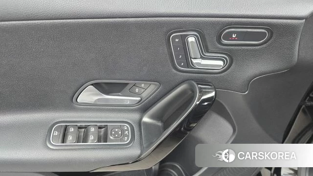 Mercedes-Benz A-Class W177 id 4542815 из Кореи 19