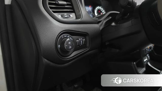 Jeep Renegade id 4572891 из Кореи 19