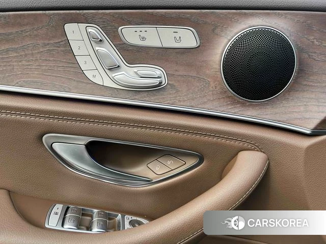 Mercedes-Benz E-class id 4265404 из Китая 19