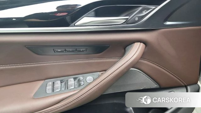 BMW 5 Series (G30) id 4529225 из Кореи 19