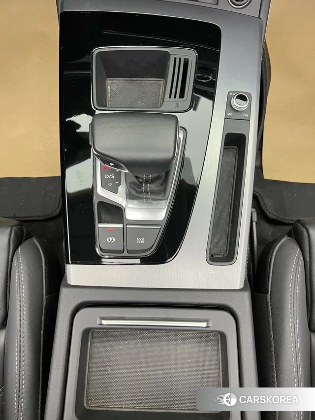 Audi Q5L id 4314031 из Китая 19
