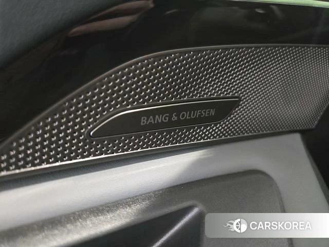 Audi Q5L id 4026794 из Китая 19
