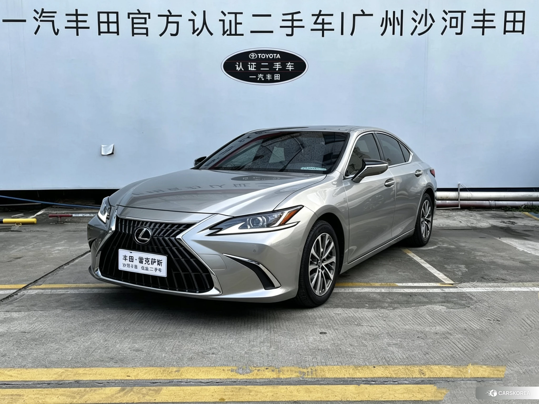 Lexus ES id 4474015 из Китая 19