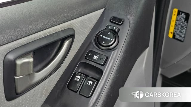 Hyundai The New Grand Starex id 4894561 из Кореи 19