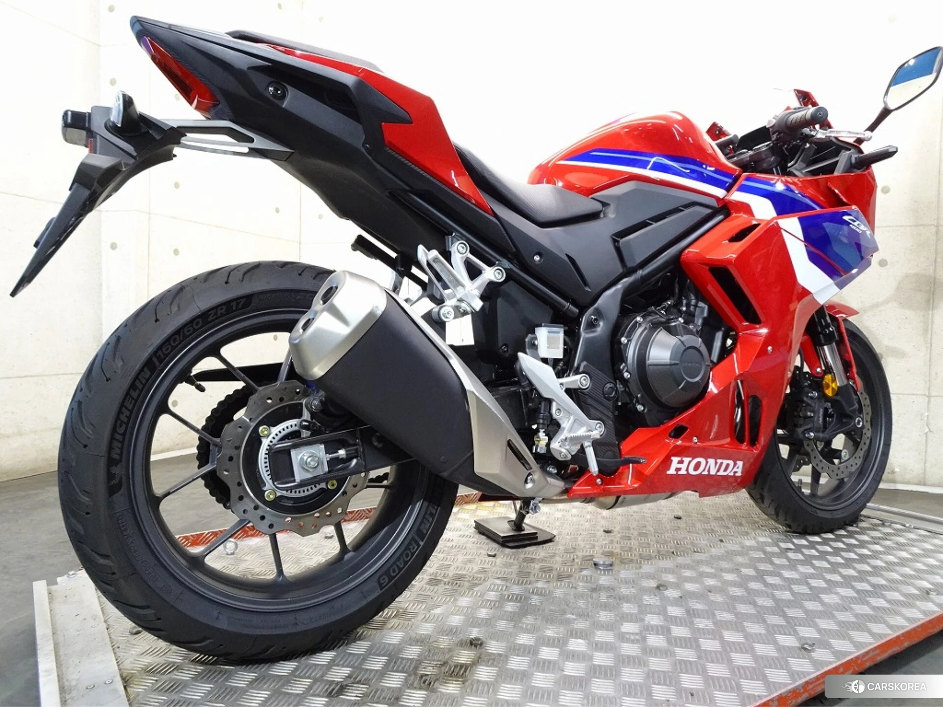 Проданный Honda CBR400R id 3947902 из Японии, фото 19