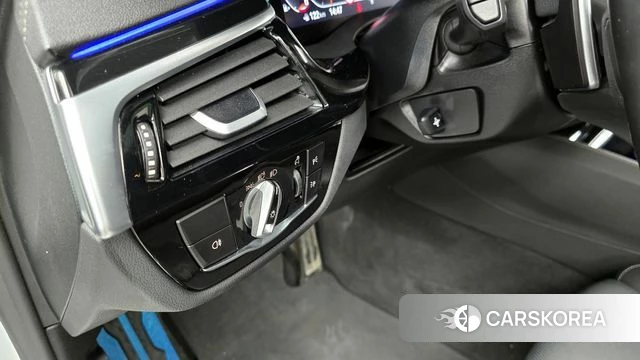 BMW 5 Series (G30) id 4395232 из Кореи 19