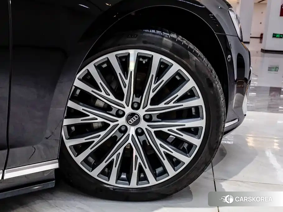 Audi A8 id 4659787 из Китая 19