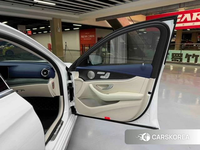 Mercedes-Benz E-class id 4264715 из Китая 19